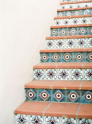 azulejos na escada