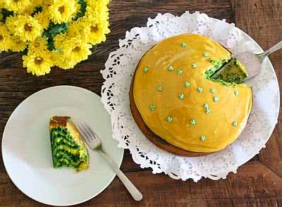 bolo verde e amarelo
