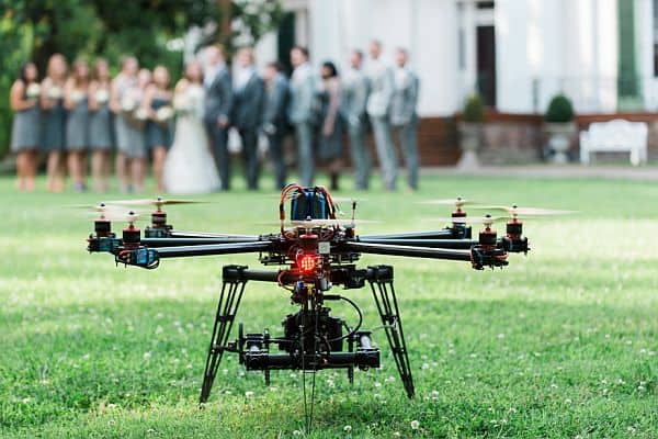 fotos de casamento usando drone