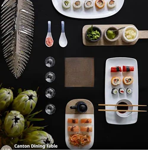 posição certa de pratos, copos e travessas na mesa do jantar japonês